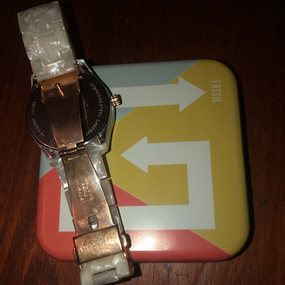 Fossil Watch - Picture 3 of 3